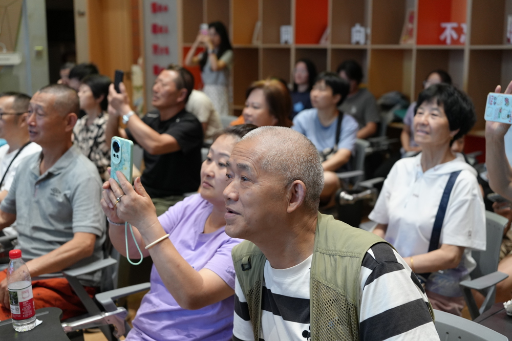 “多元共融，点亮听障群体生活” —成渝两地聋协联合开展全国助残日活动